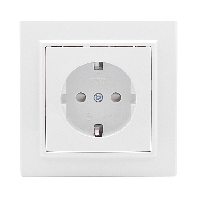 Розетка Минск одноместная СП с заземлением 16А белая защитные шторки Basic
